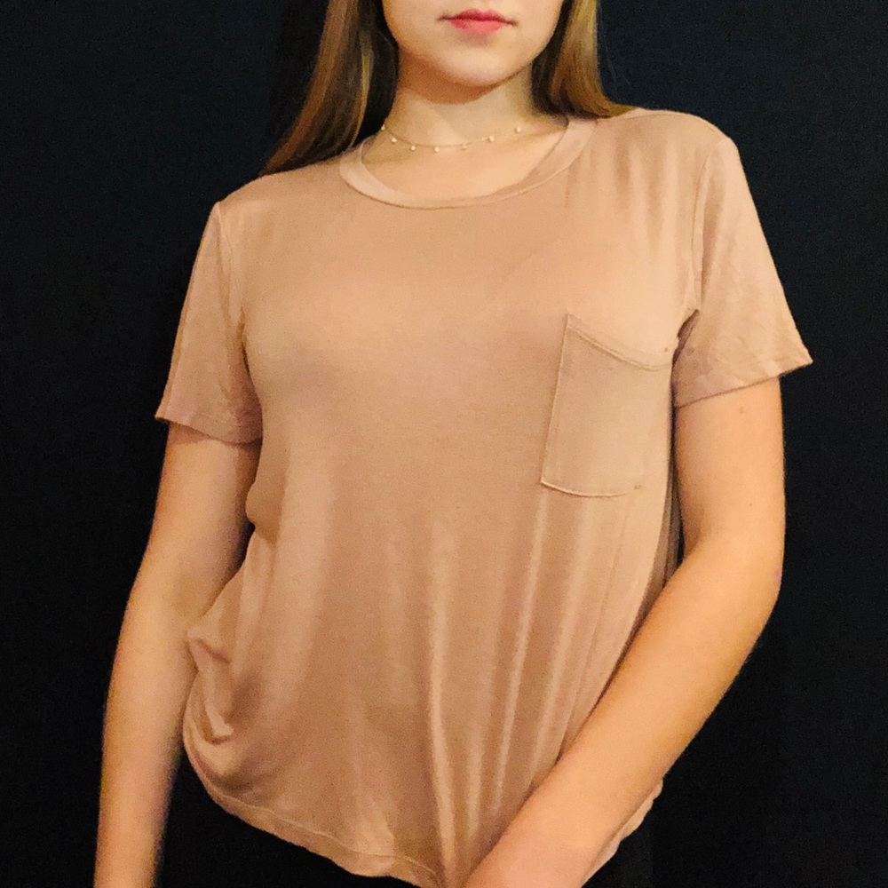 Tan tee